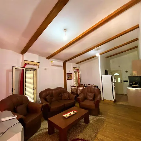 Ramo's Beachside Retreat - Cozy 2 Bedroom * Vlorë