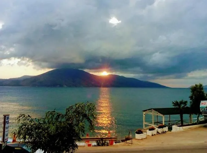 Ramo's Beachside Retreat - Cozy 2 Bedroom Casa vacanze