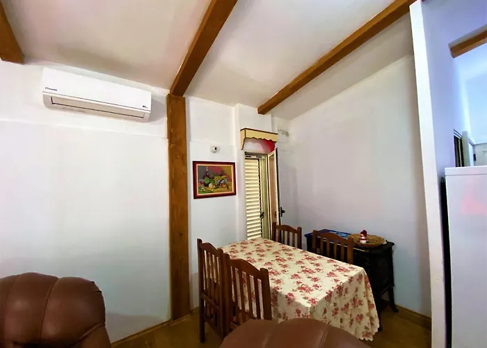 Ramo's Beachside Retreat - Cozy 2 Bedroom