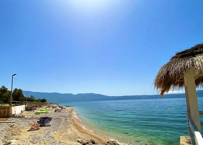 Ramo's Beachside Retreat - Cozy 2 Bedroom