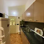 Ramo's Beachside Retreat - Cozy 2 Bedroom * Vlora