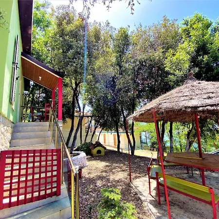 Ramo's Beachside Retreat - Cozy 2 Bedroom Ferienhaus Vlorë
