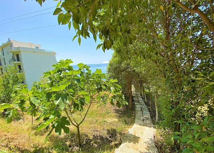 Ramo's Beachside Retreat - Cozy 2 Bedroom Σπίτι διακοπών Vlorë