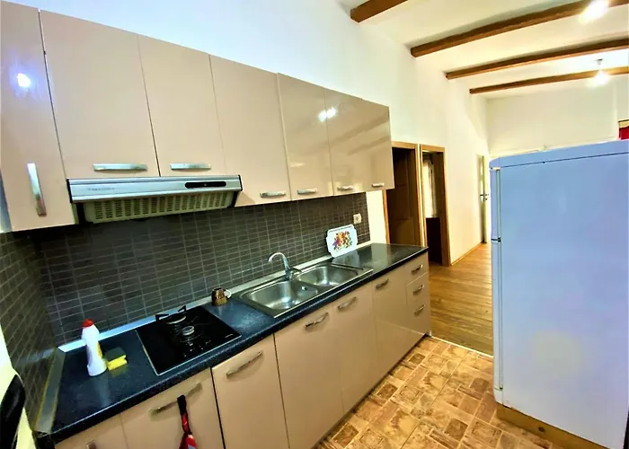 Ramo's Beachside Retreat - Cozy 2 Bedroom *